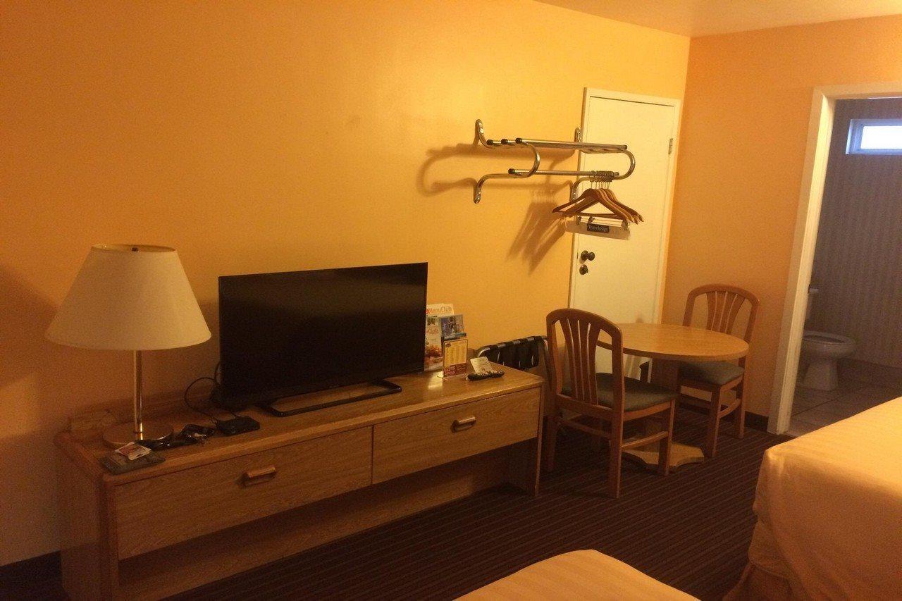University Inn At San Luis Obispo Bagian luar foto