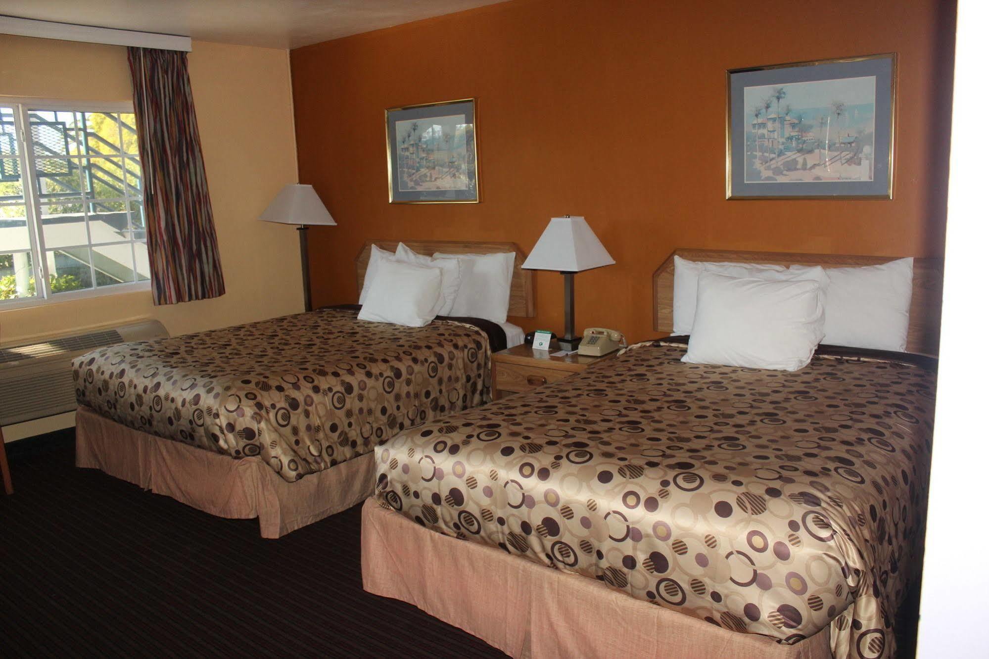 University Inn At San Luis Obispo Bagian luar foto